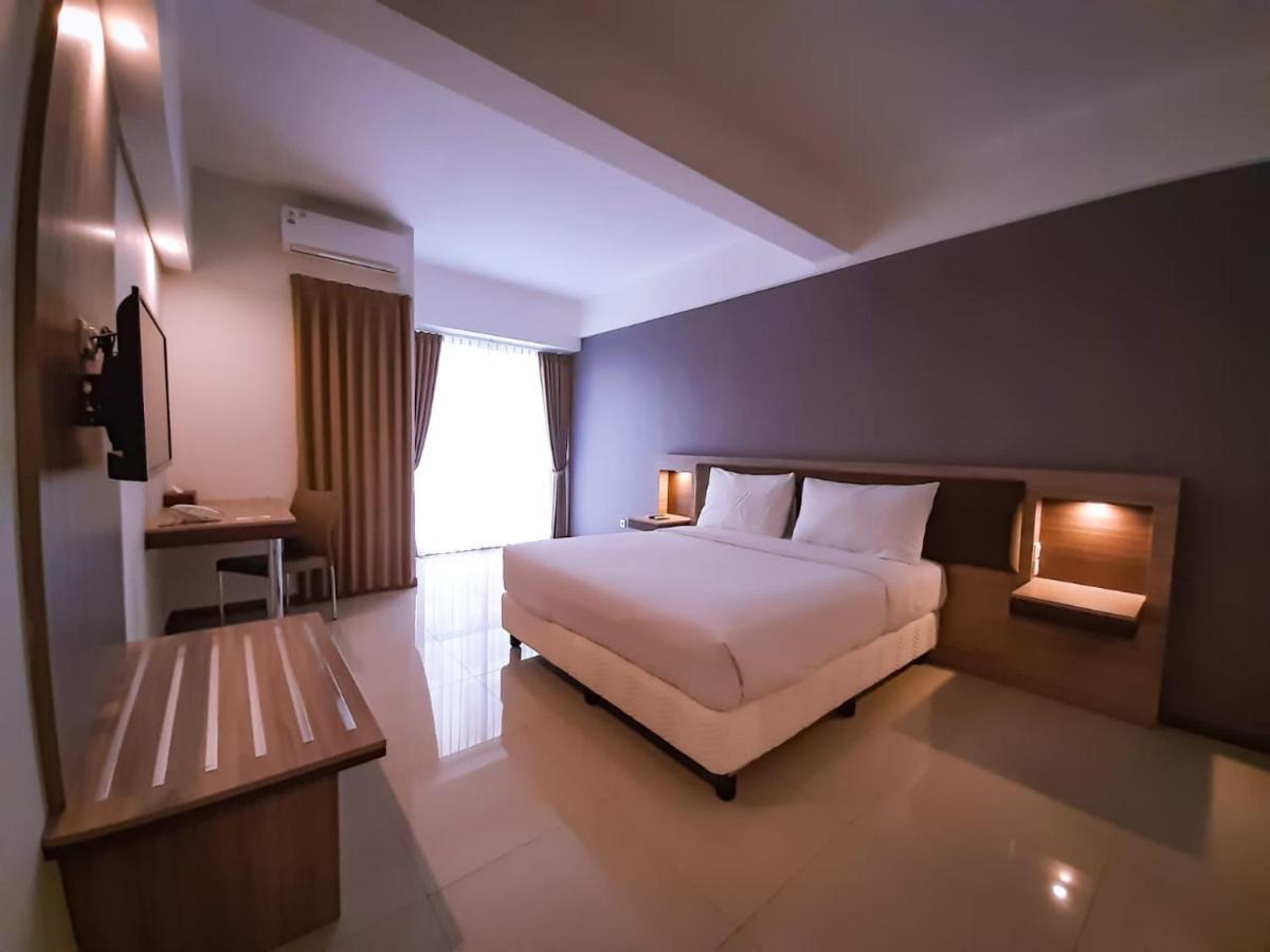 My Tower Hotel Surabaya Exterior foto