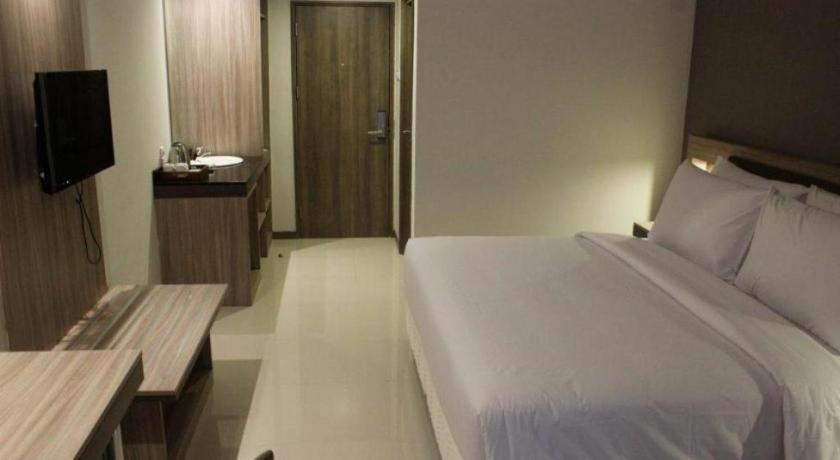 My Tower Hotel Surabaya Exterior foto