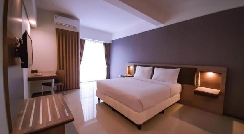 My Tower Hotel Surabaya Exterior foto